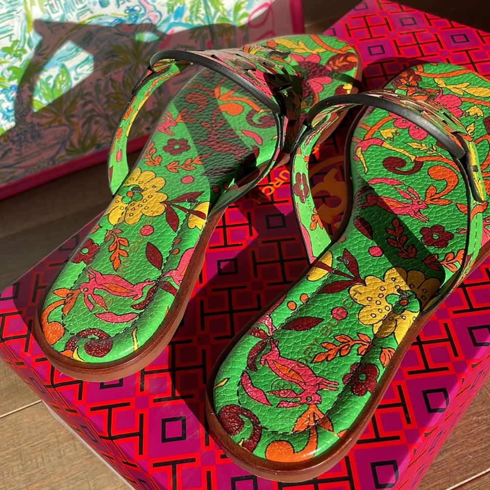 New! In box RARE Tory Burch Miller Welt Sandal in Green Splash Size 6 - Picture 2 of 4